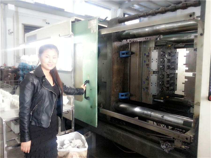 Injection machine and mould07