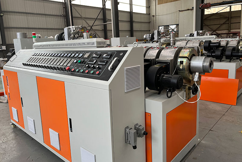 Plastic-PVC-Electrical-Cable-Trunking-Profile-Extrusion-Line3